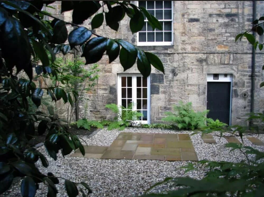 New Town Studio With Patio - main photo