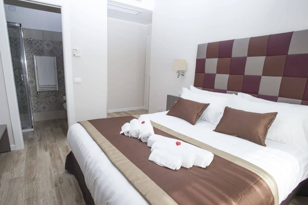 Leonardo Da Vinci Guest House - photo 18