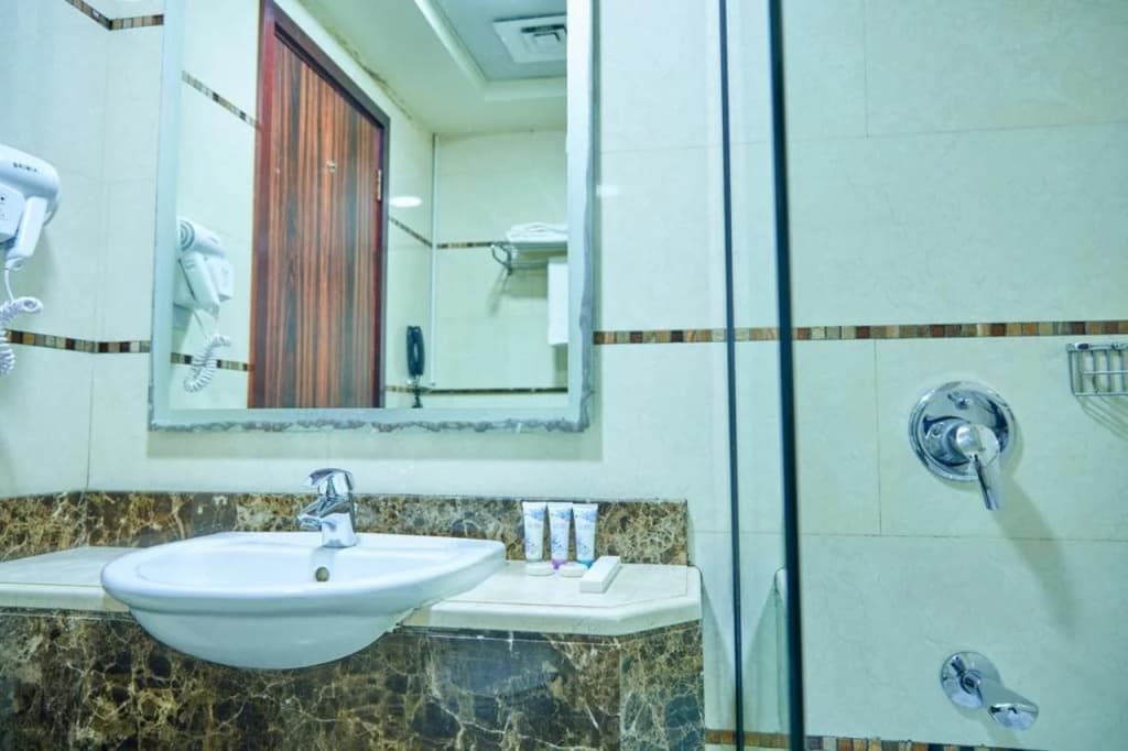 Click Square Hotel - photo 8