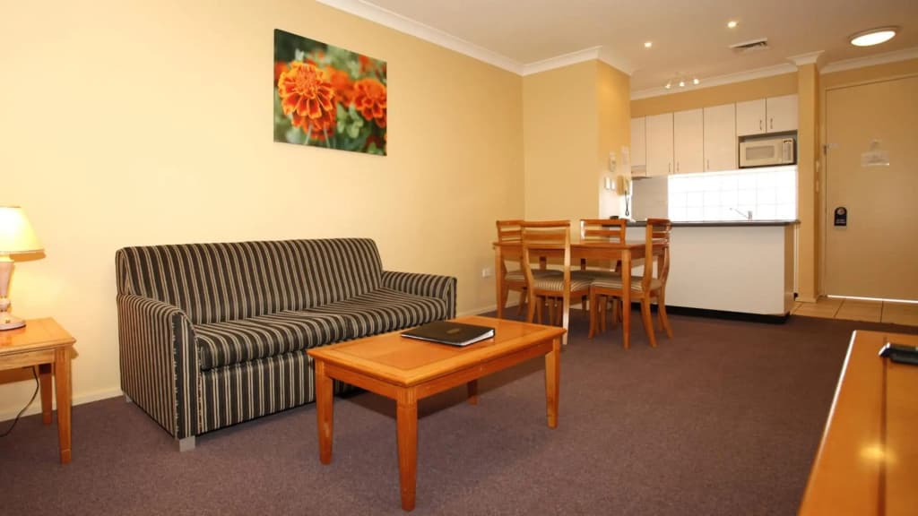 Maclin Lodge Motel - photo 18