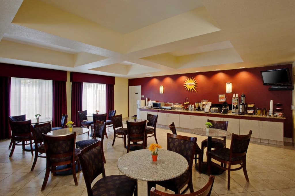 Alexandra Hotel - photo 24