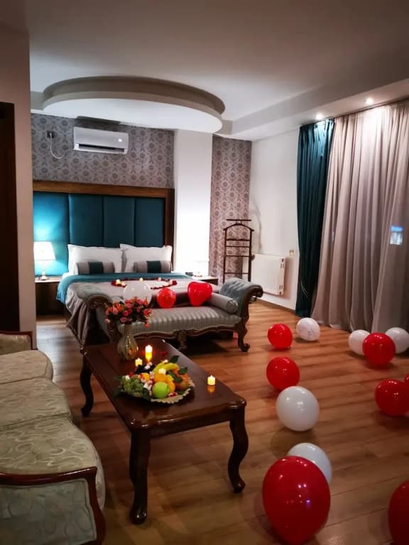 Green Queen Hotel - photo 23