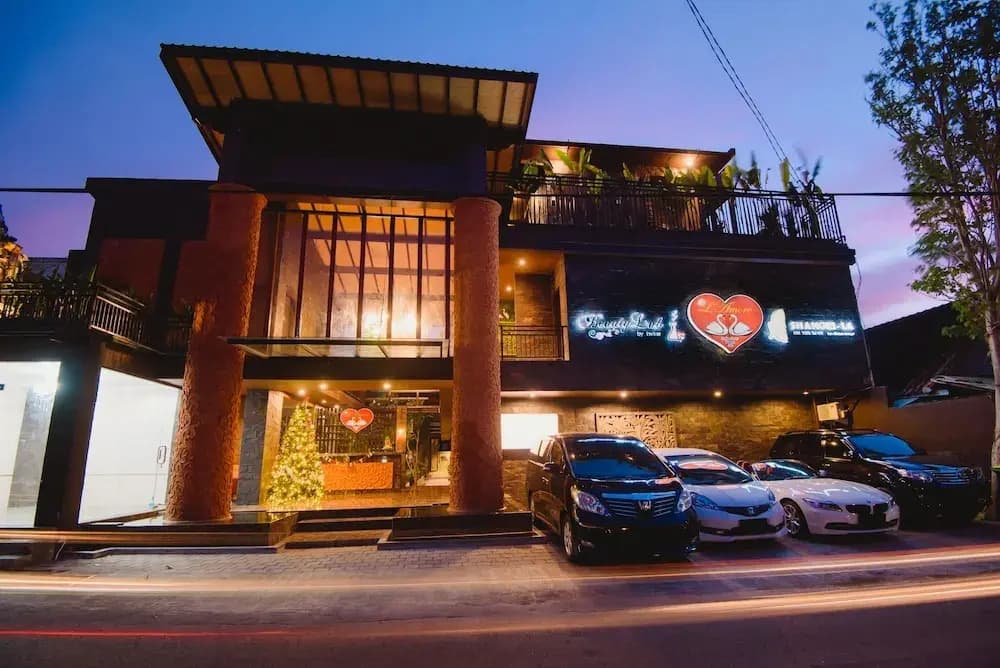 Hotel L'Amore Bali - photo 1