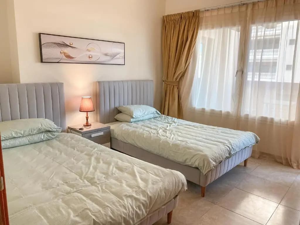 The Pearl Qatar, Luxury 2BR Apartment, Marine View, swimming pool Gym - photo 3