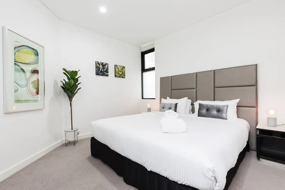 Sydney Townhouse with Parking and Deck - photo 5