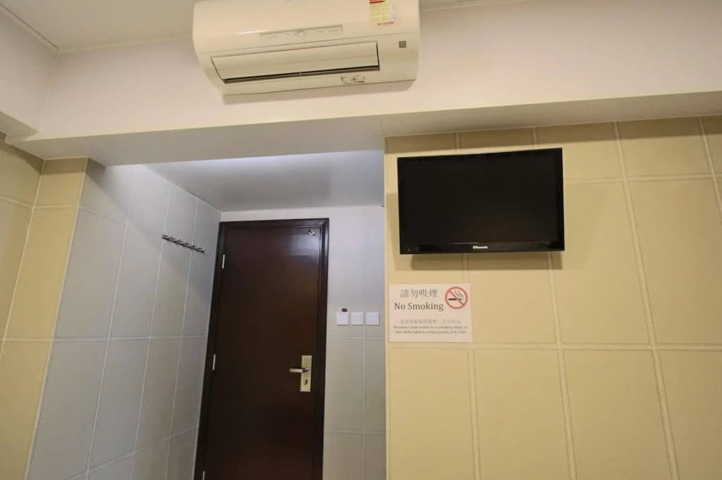 Prince Hotel - photo 10