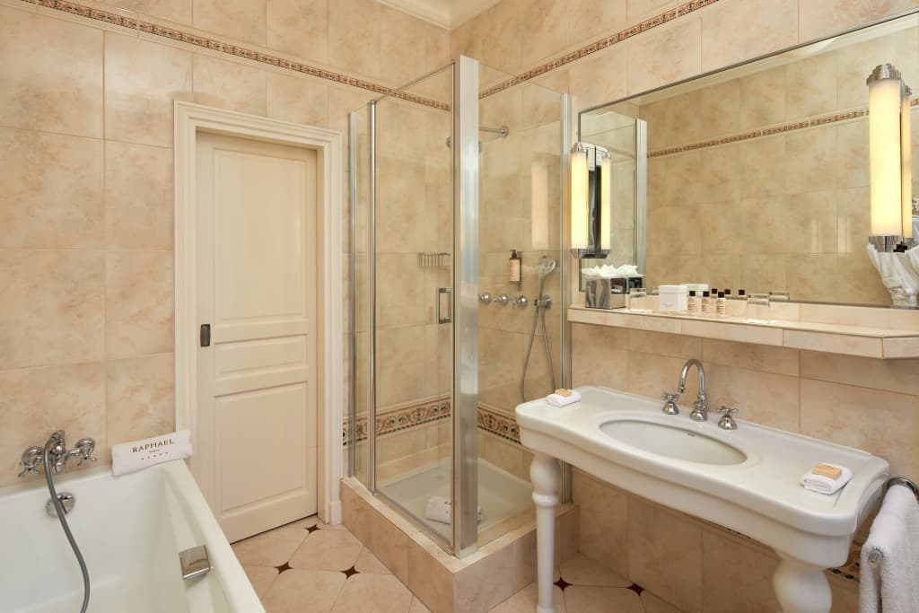 Hotel Raphael - photo 21