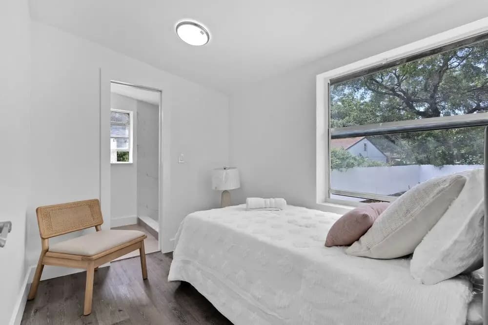 Upper Design District 3BD Home w/Jacuzzi and Backyard - photo 11