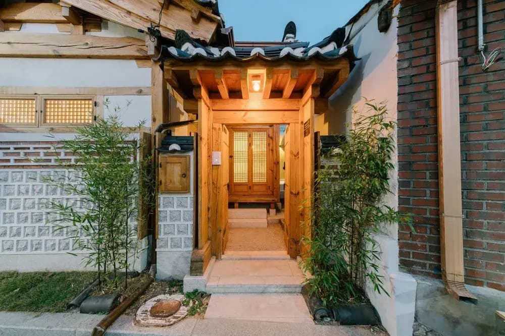 Adamhanok - photo 1
