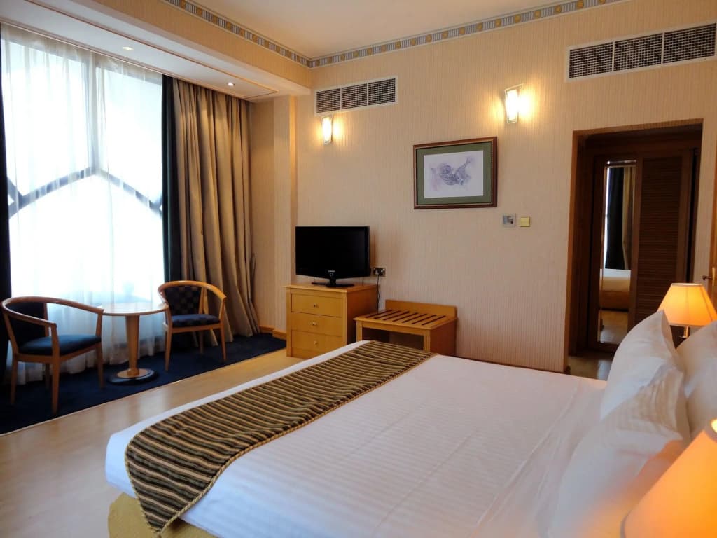 Beach Bay Hotel - photo 4