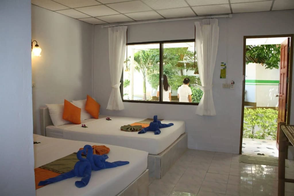 Lime & Soda Beachfront Resort - photo 6