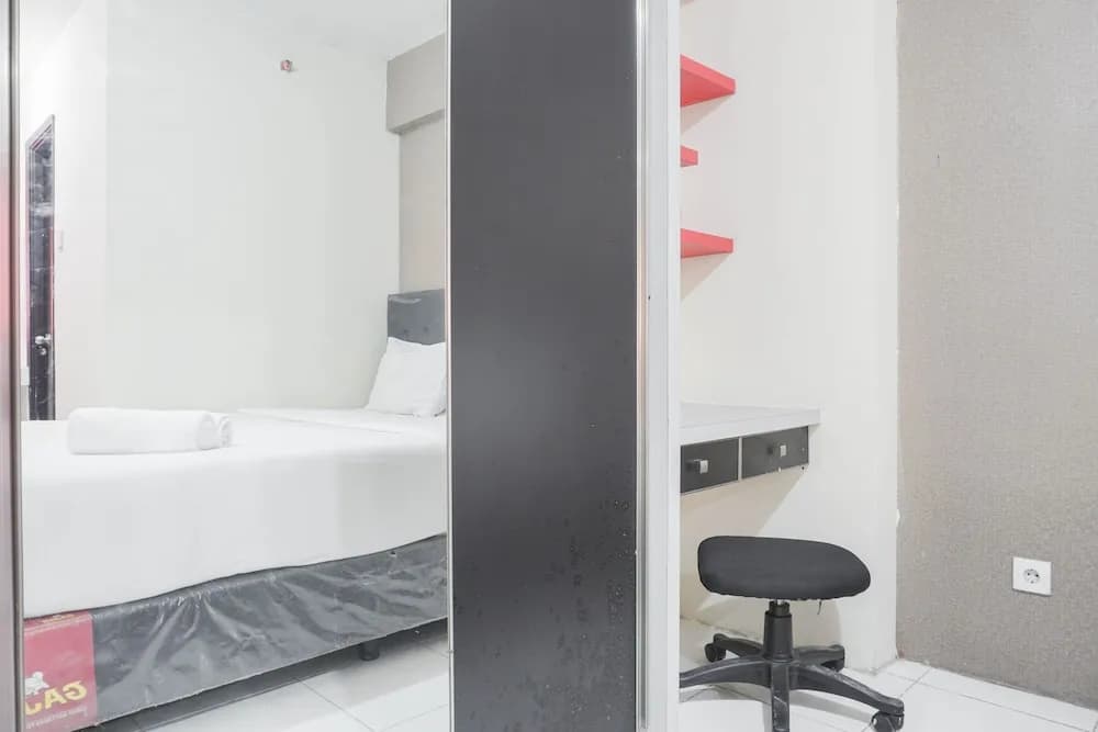 Comfortable Studio Room At Kebagusan City - photo 2