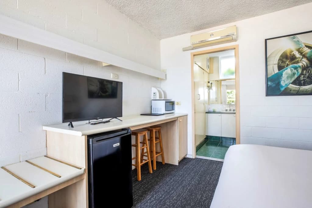 The Mulgrave Motel - photo 10