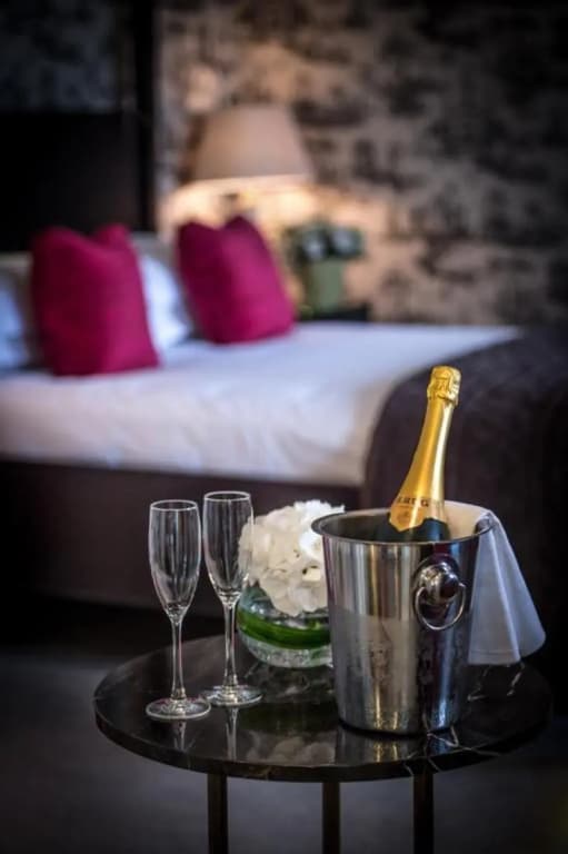 The Kensington Hotel - photo 12
