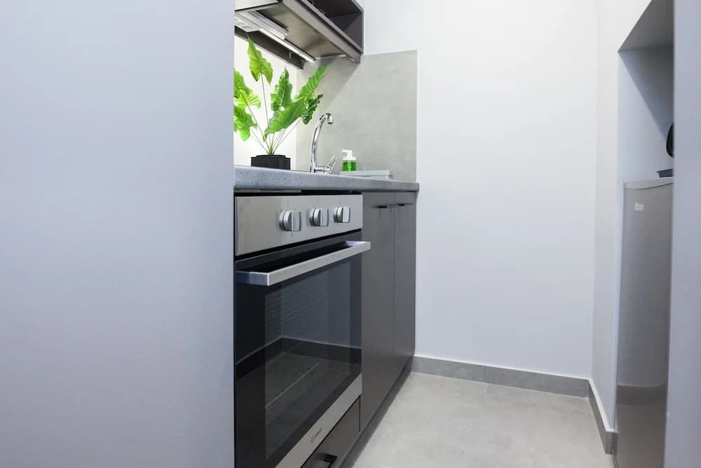 Modern Newly Built Studio near Hilton - photo 18
