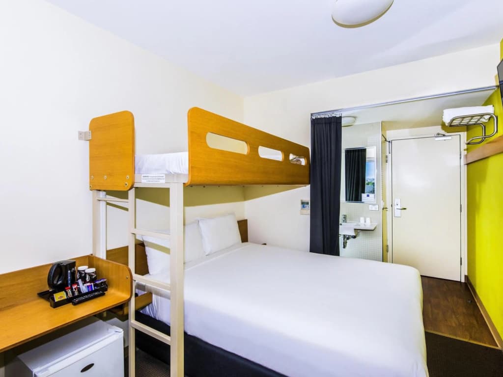 ibis budget Sydney Olympic Park - photo 19