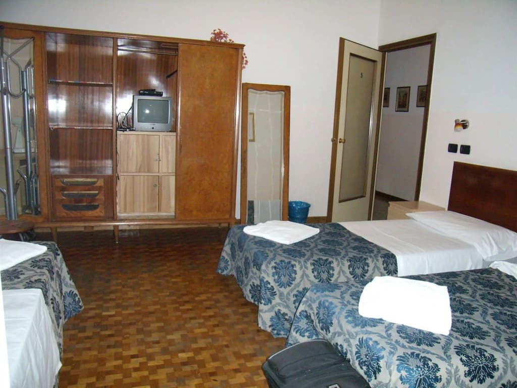 HoStel Central Station - photo 4