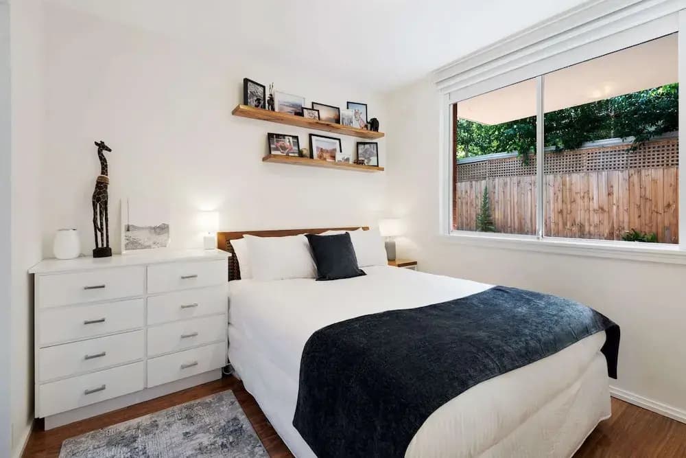 Snug St Kilda Apartment With Private Courtyard - photo 2