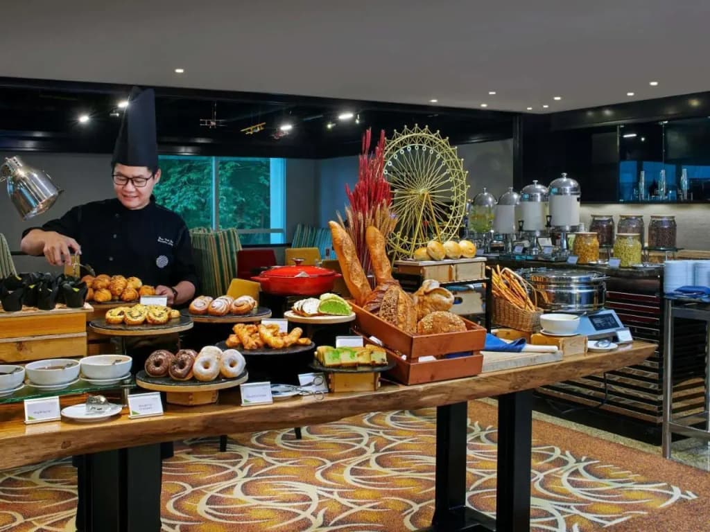 Pullman Kuala Lumpur City Centre Hotel & Residences - photo 12
