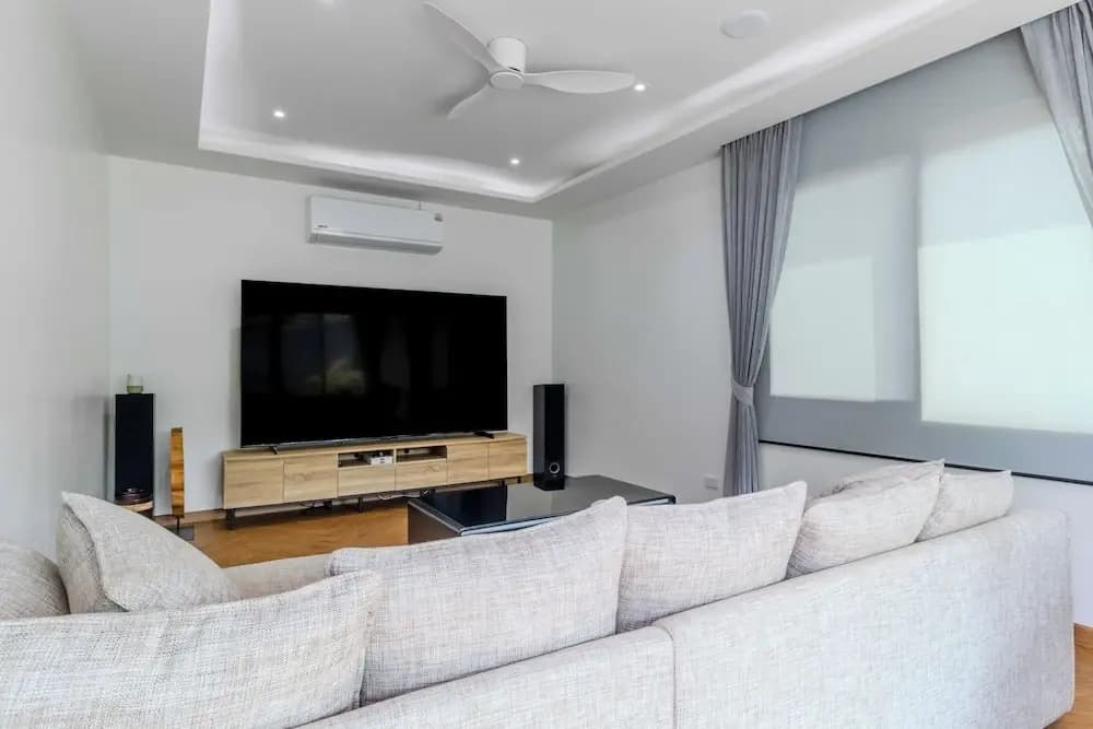 5BR Villa Waterfall Pool Movie Room V257 - photo 4