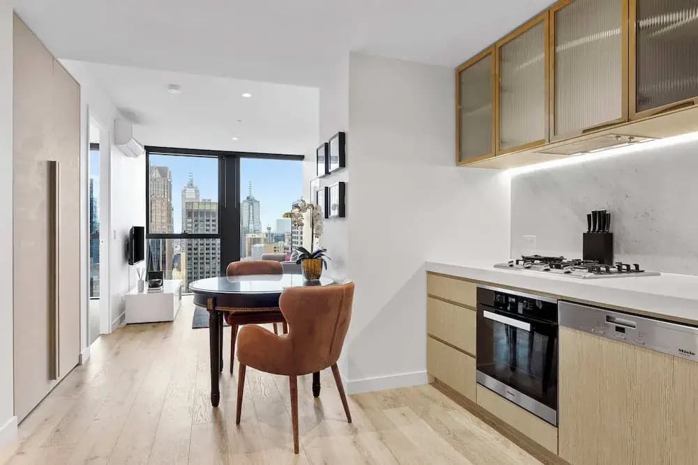 Luxuria Apartments - Collins House - photo 20