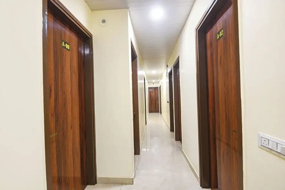 Fabhotel White House Tilak Nagar - photo 8