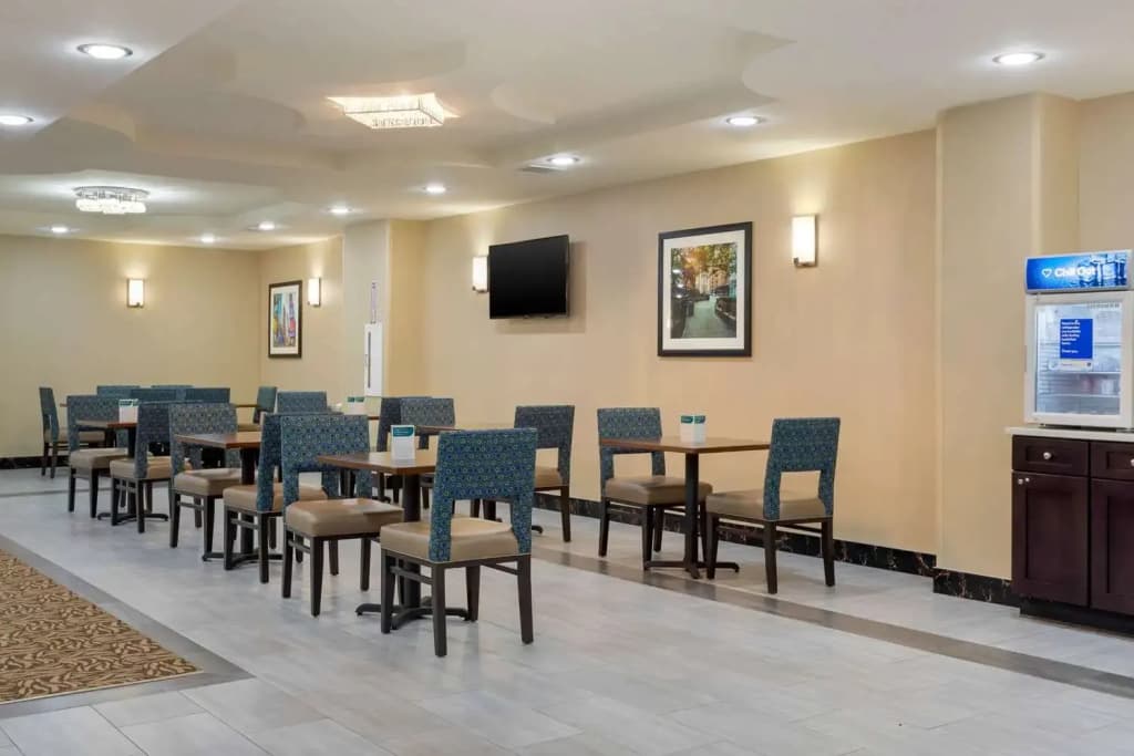 Comfort Inn & Suites near JFK Air Train - photo 13