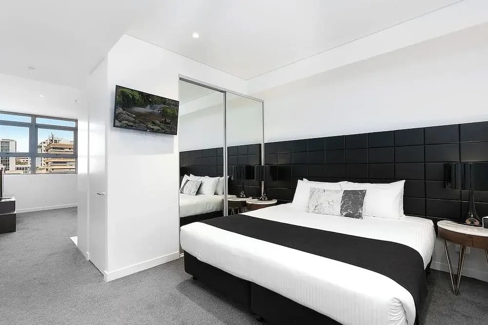 Kozyguru | Chatswood | Convenient 1 Bed Studio Apt - photo 2