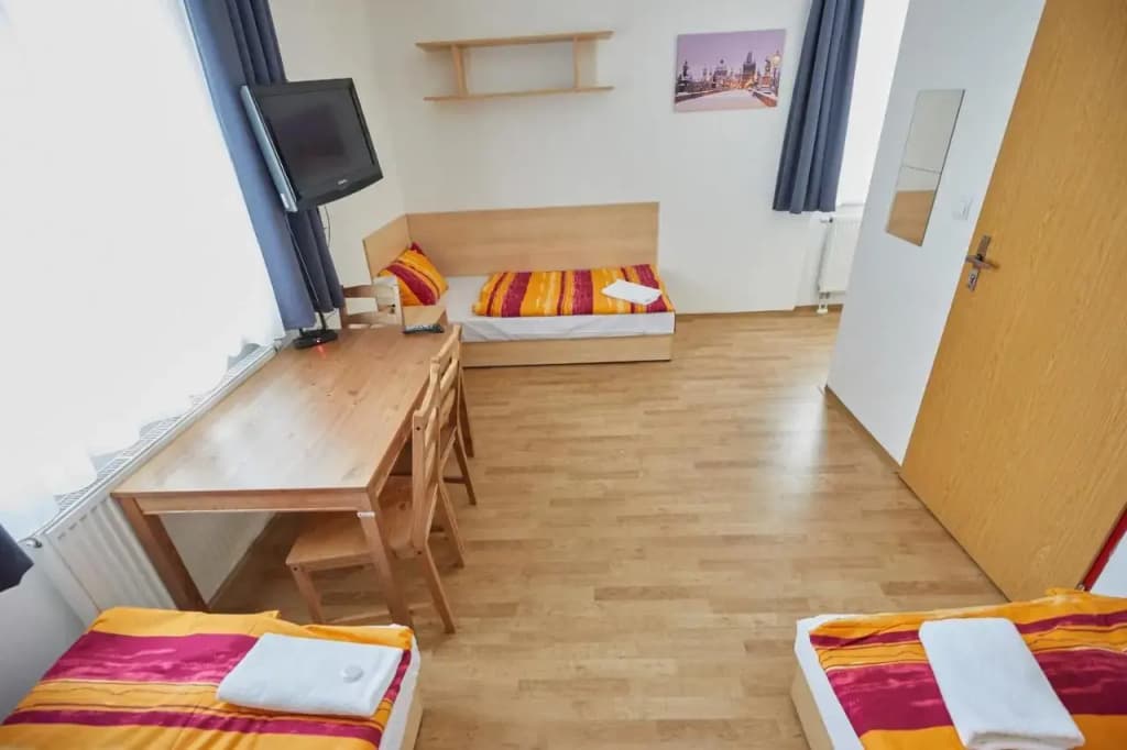 University Hotel - photo 1