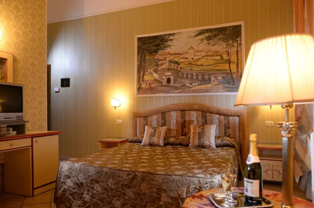 Hotel Golden - photo 17