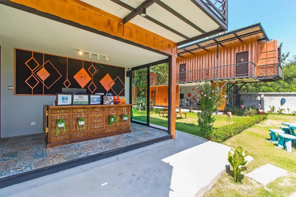 JN9 Poshtel - photo 1