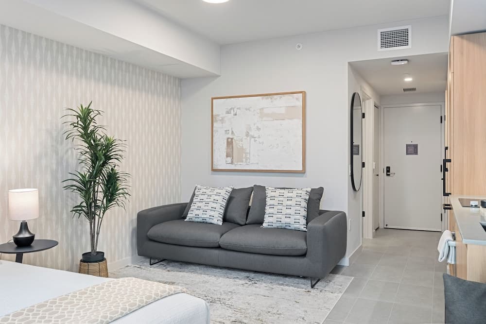 501 First - Steps from Bayside - photo 1
