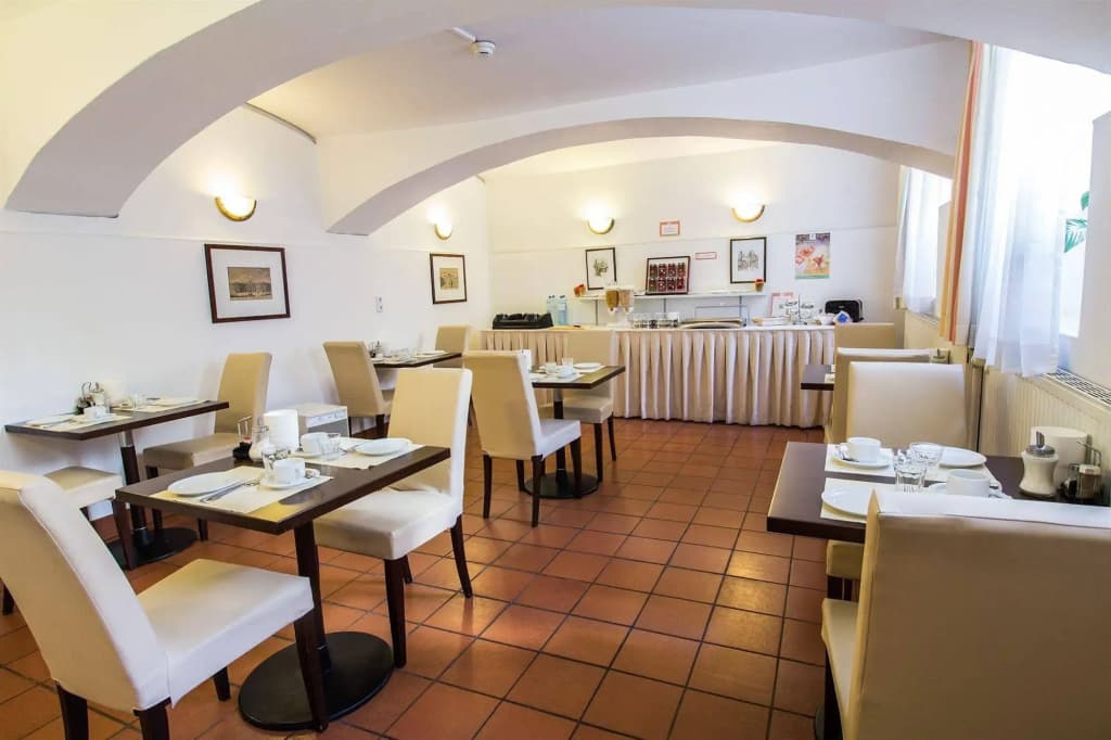 Actilingua Apartment Hotel - photo 16