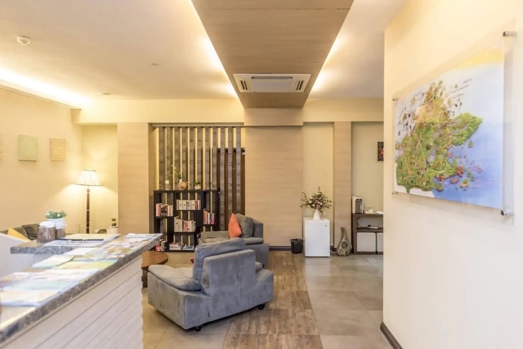 Little Gaya Hotel - photo 11