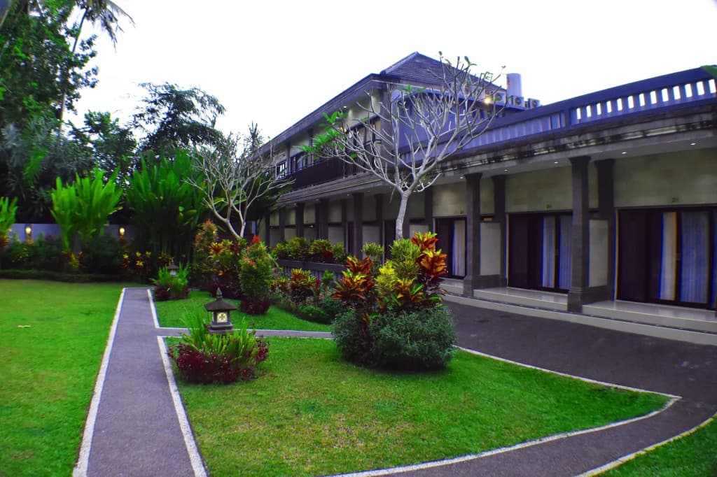 Purnama Hotel - main photo