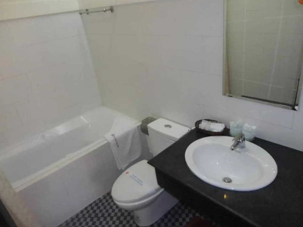 Cuong Long Hotel - photo 8