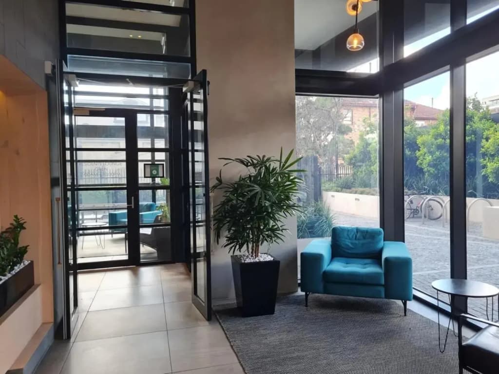 St Kilda 2BR2BA +Balcony +view+workstation+ car - photo 16