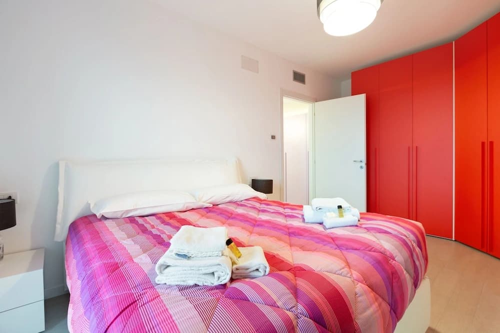 Fiera Milano Flat with Garage - photo 4
