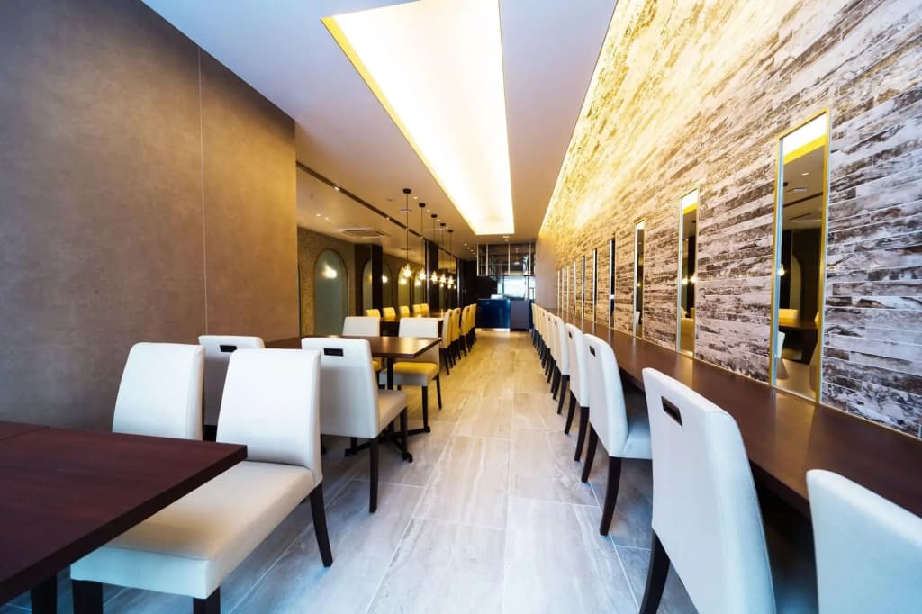 Shinsaibashi Crystal Hotel - photo 15