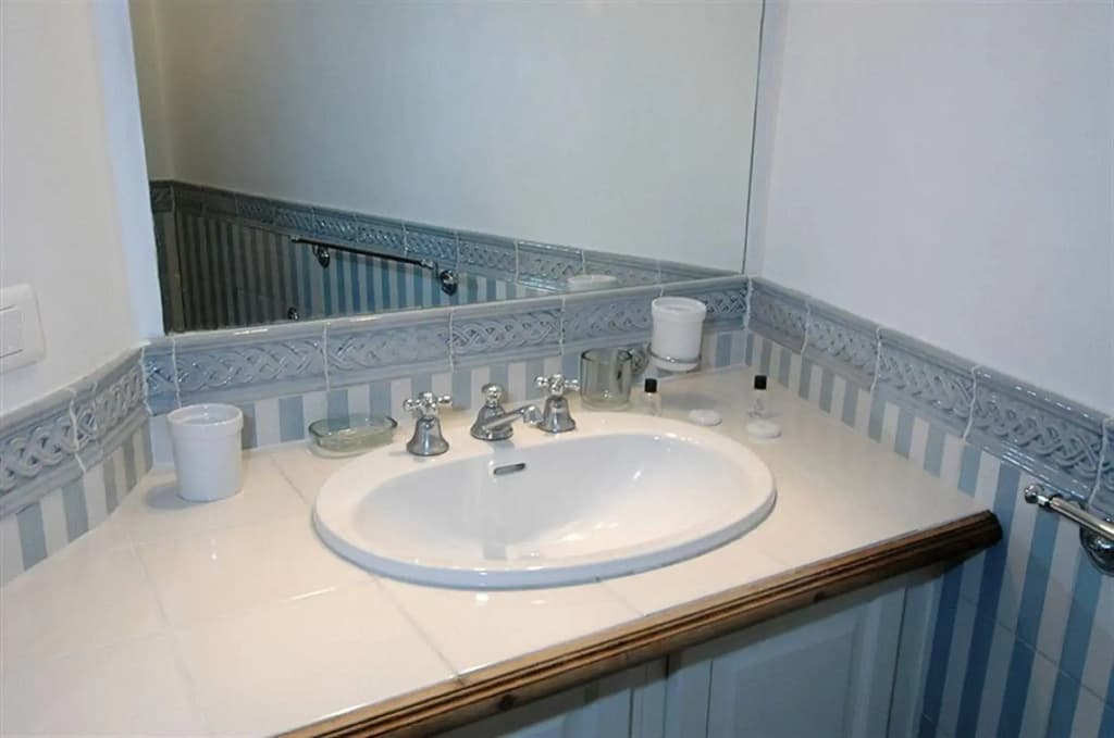 Mithouard Apartment - photo 9