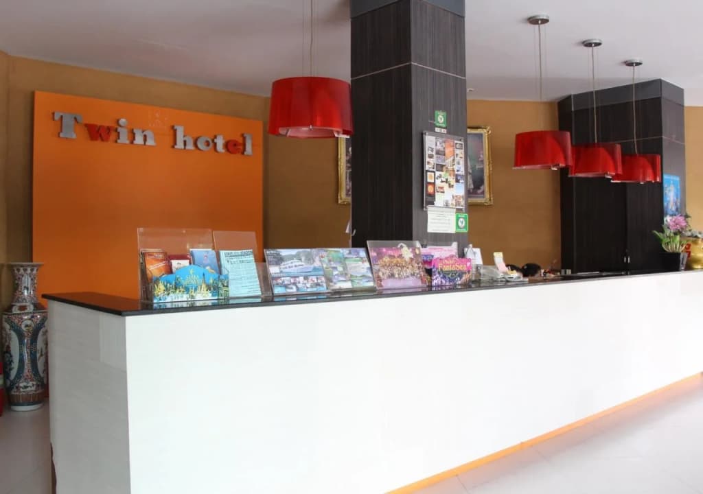 Twin Hotel - photo 2