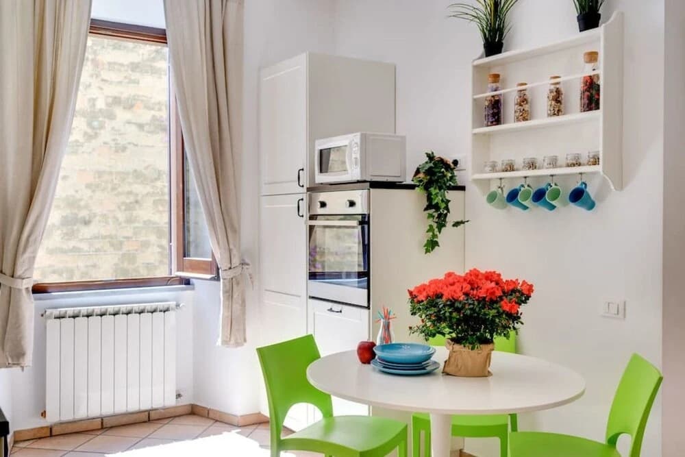 Modern & Charming 3 bed Flat in Central Location - photo 12