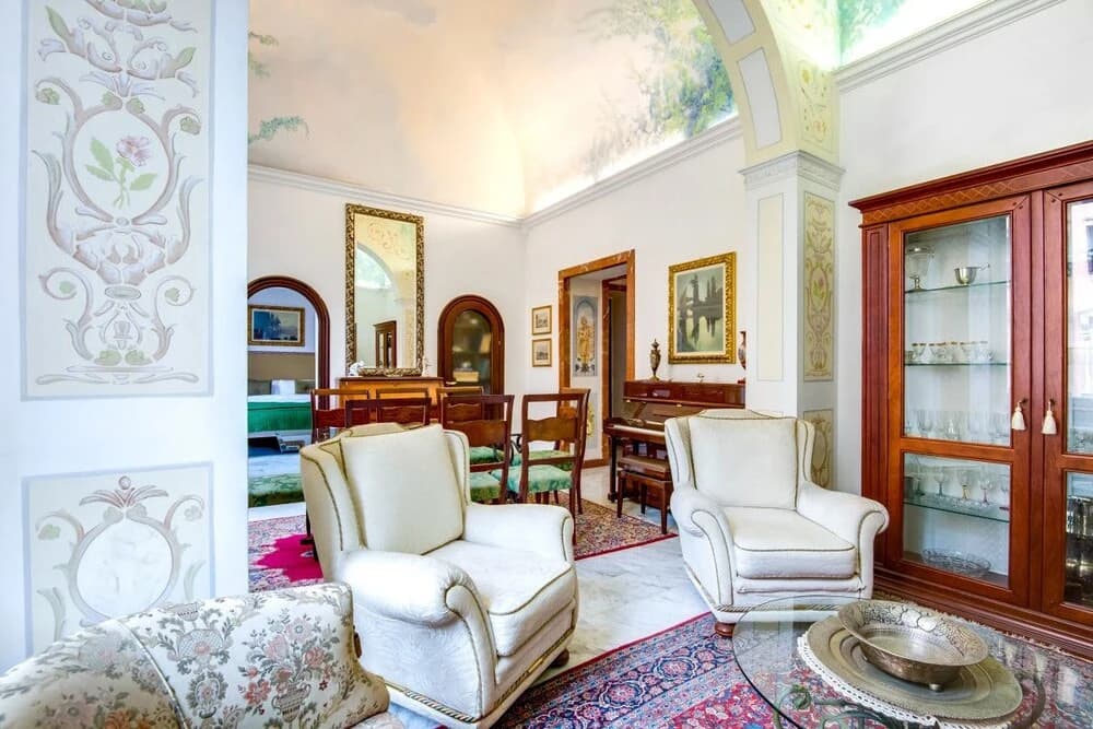 Large and Charming Flat Near Termini - main photo