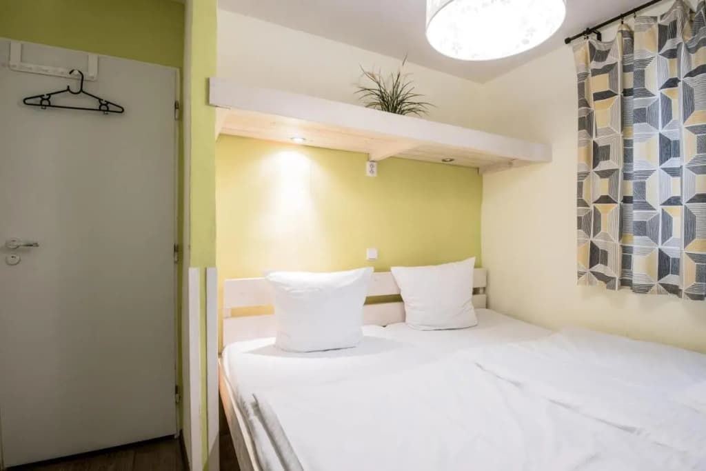 Charles Bridge Economic Hostel - photo 34