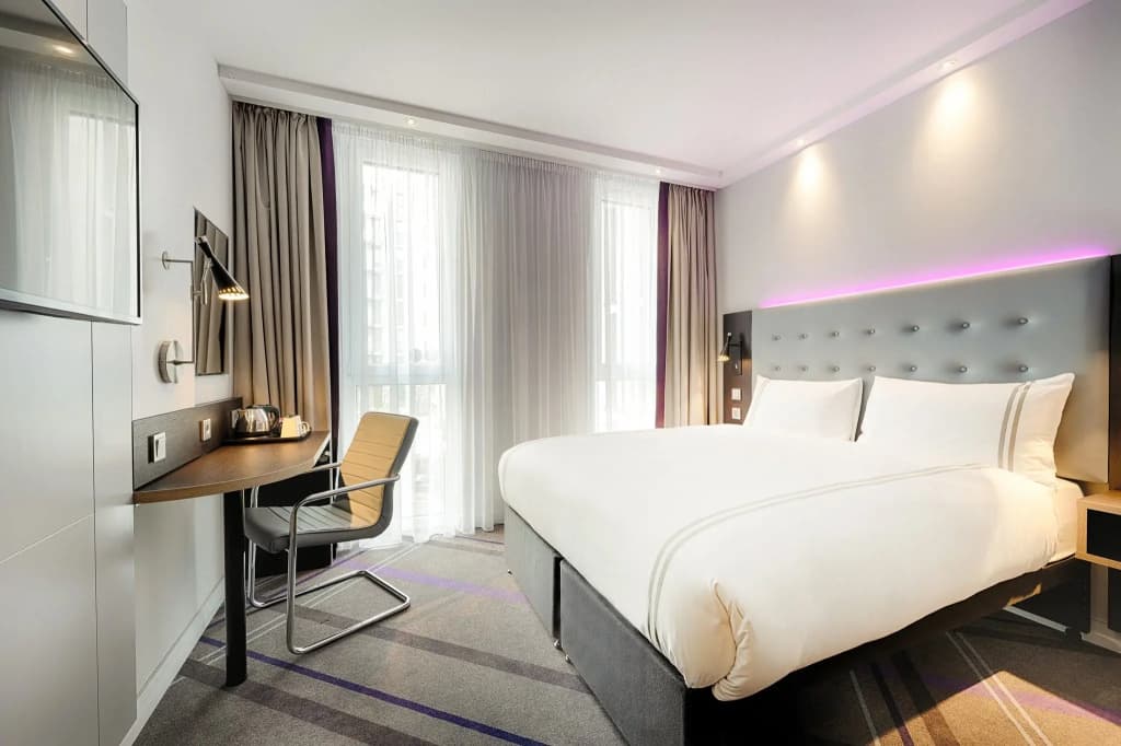 Premier Inn Berlin Alexanderplatz Hotel - photo 32