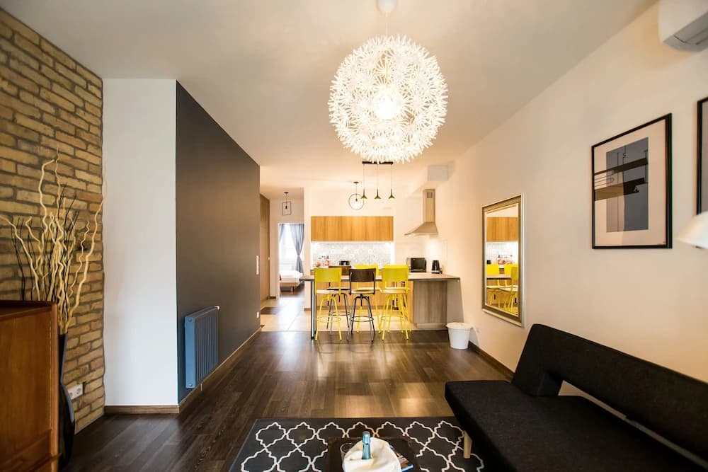 Corvintage Apartments - photo 2
