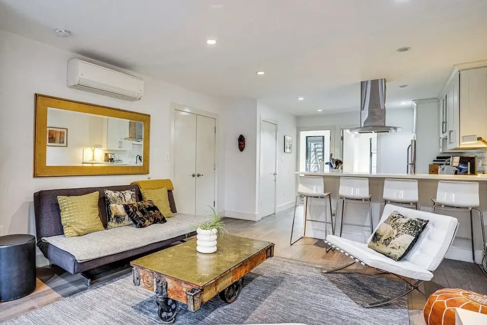 Shared Yard Space! Garden-level Unit in Bed-stuy - photo 3
