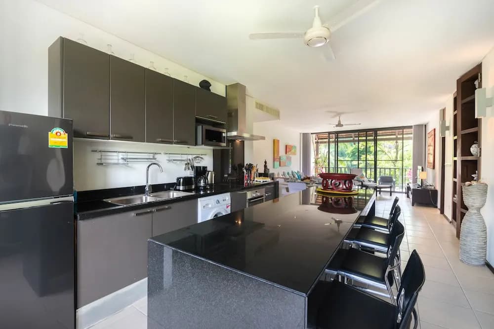 Luxury Penthouse Condo - photo 2