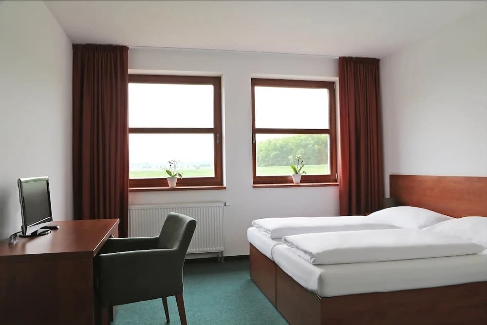 Sporthotel Hostivice - photo 6