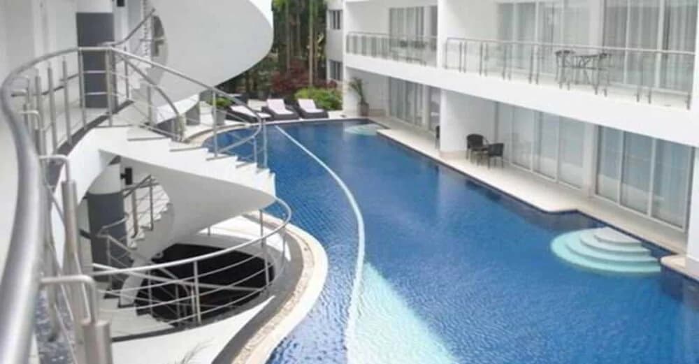 Sunset Plaza Holiday Apartment - photo 8